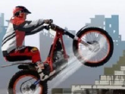 motociclete pe teren cu obstacole