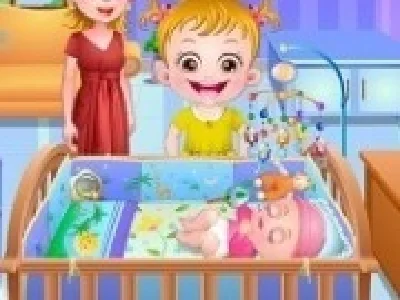 fetita hazel cu fratele bebe