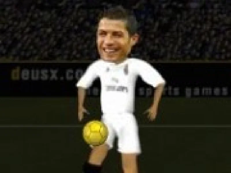 ronaldo face junglerii cu mingea